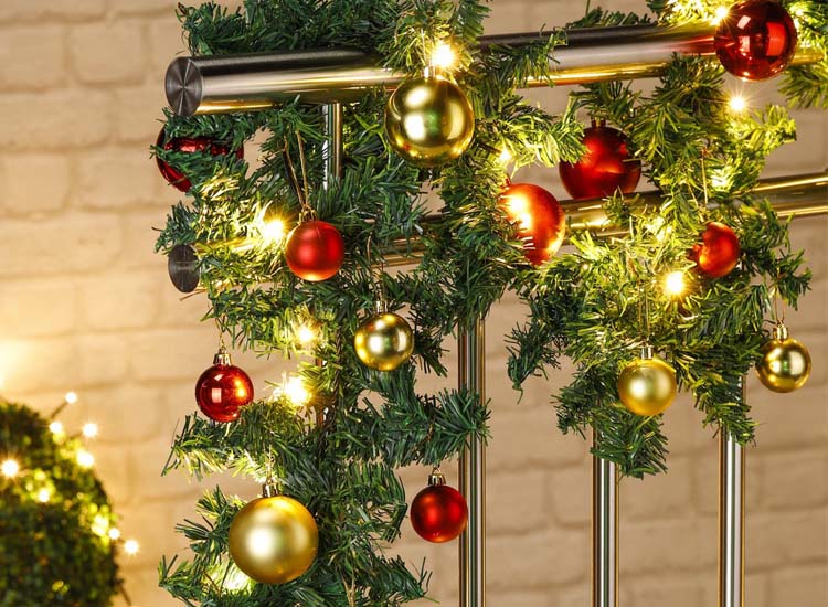 Deal Donkey - Dennenslinger Met Kerstballen En Lampjes 5 Meter - Binnen & Buiten - Kerstslinger