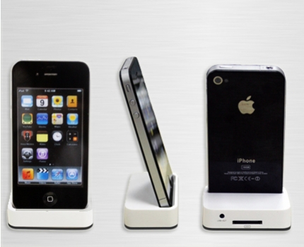 Groupdeal - iPhone dock met afstandsbediening, oordoppen en USB kabel