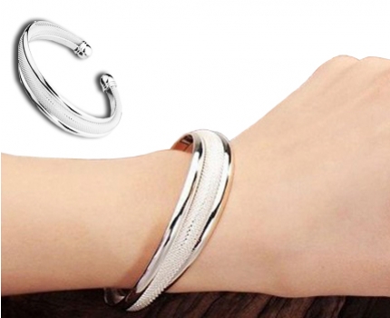 Groupdeal - Stijlvolle, elegante armband gemaakt van verzilverd edelstaal