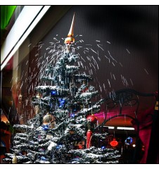 Mega Gadgets - Sneeuwende Kerstboom 1,70 Meter