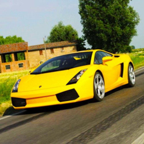 Super Dagdeal - 30 minuten lang Lamborghini rijden bij jou in de buurt