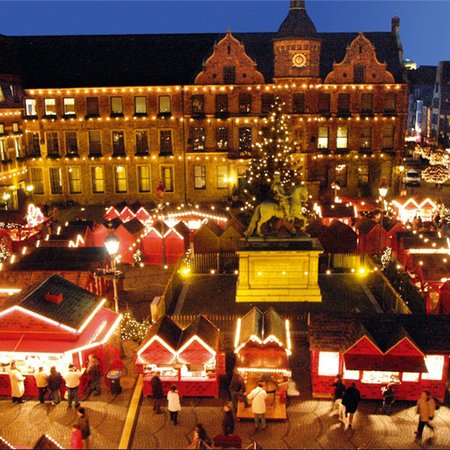 TravelBird - Kerstshoppen in Düsseldorf! Voor €59,- p.p. verblijf je 3 dagen in een luxe viersterrenhotel met ontbijt en welkomstdrankje!