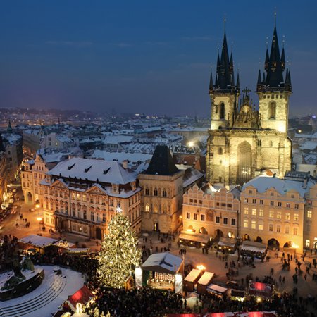 TravelBird - Ontdek het betoverende winterse Praag! Crowne Plaza Hotel Prague**** met ontbijt voor maar €49,- per persoon