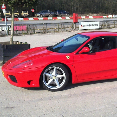 TravelBird - Scheuren in een Ferrari voor slechts €54,- p.p., wacht niet langer en laat je dromen uitkomen!
