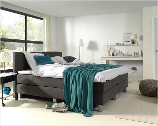 1 Day Fly - Complete Boxspring Met Twee Matrassen En Een Topdekmatras 1 Day Fly - Complete Boxspring Met Twee Matrassen En Een Topdekmatras