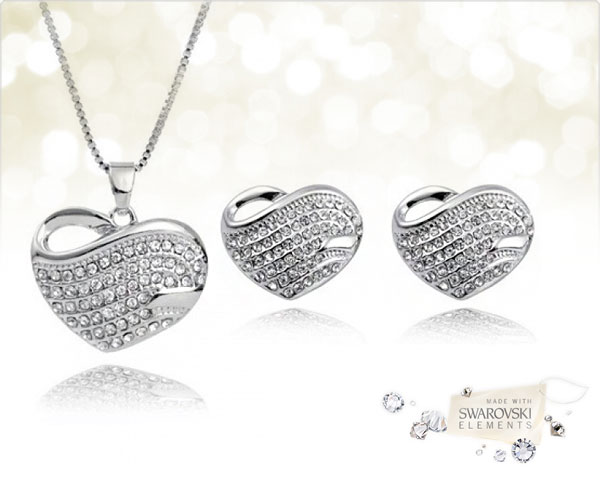 1 Day Fly Lady - Swarovski Elements Ketting + Oorbellen Set Hartjes