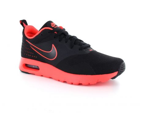 Avantisport - Nike - Air Max Tavas FB (GS) - Zwarte Sneaker Avantisport - Nike - Air Max Tavas FB (GS) - Zwarte Sneaker