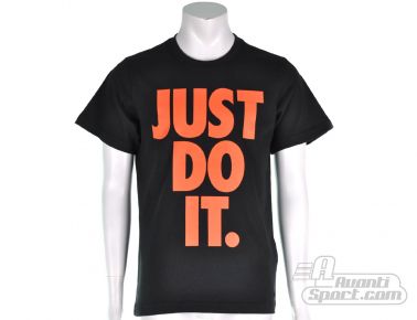 Avantisport - Nike - Just Do It Football Tee - Nike Kindershirts Avantisport - Nike - Just Do It Football Tee - Nike Kindershirts