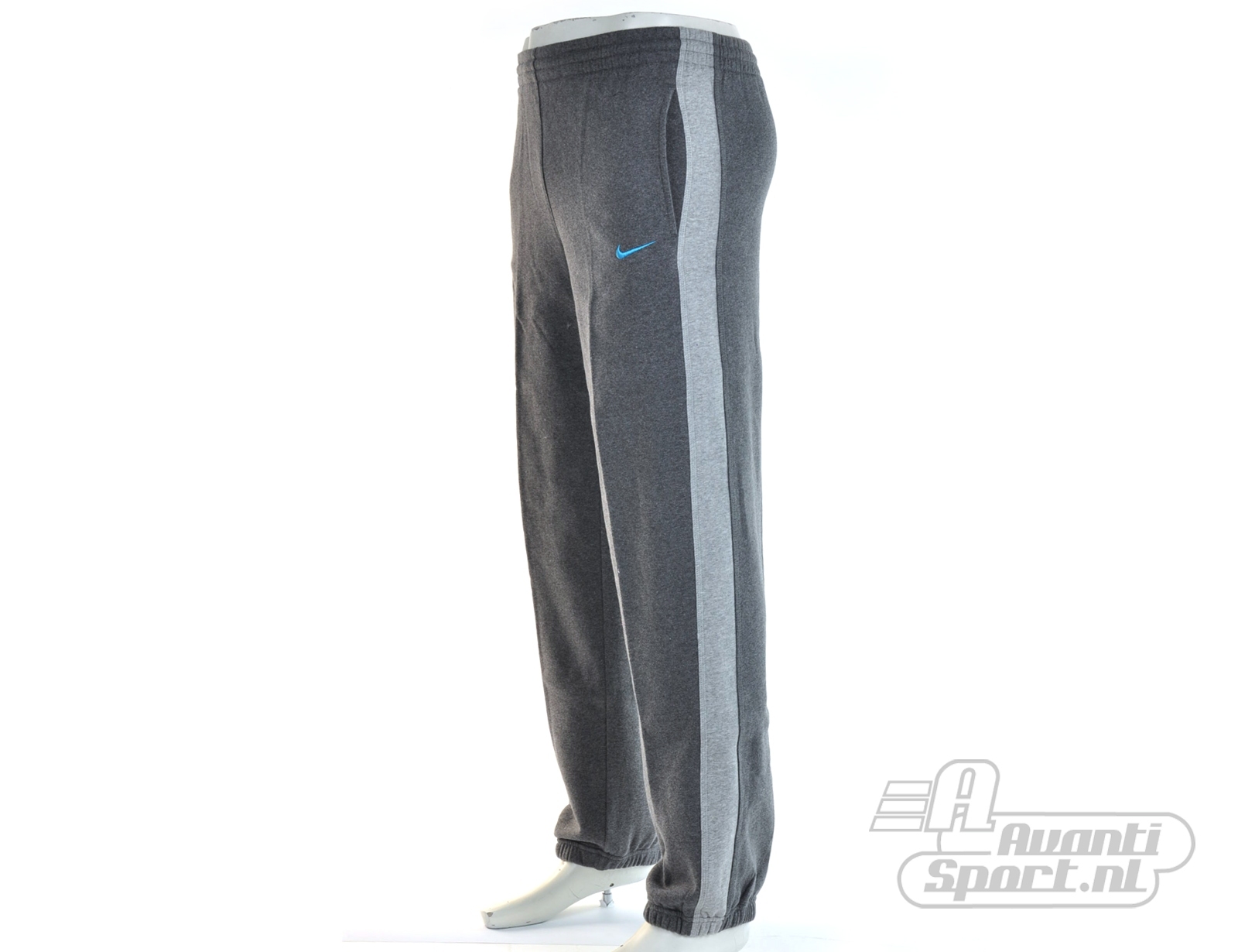 Avantisport - Nike - Nike N45 B Fleece Cuffed Pant - Broek Avantisport - Nike - Nike N45 B Fleece Cuffed Pant - Broek