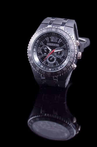 Buy This Today - Schitterende Horloges In Zwart Of Wit