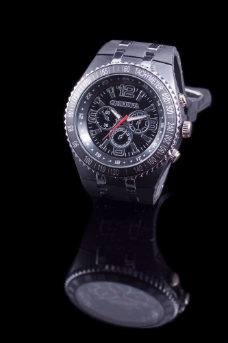 Buy This Today - Schitterende Horloges In Zwart Of Wit Buy This Today - Schitterende Horloges In Zwart Of Wit