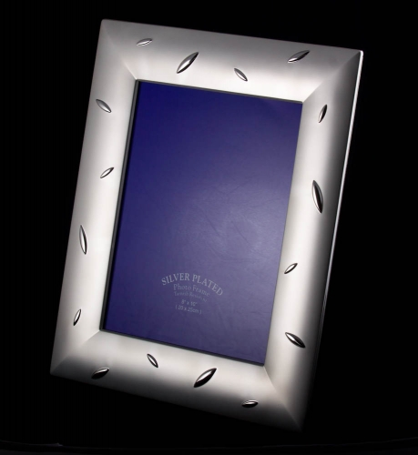 Buy This Today - Silver Plated Fotolijsten 20 / 25 Cm Vanaf 10,00 En Gratis Buy This Today - Silver Plated Fotolijsten 20 / 25 Cm Vanaf 10,00 En Gratis