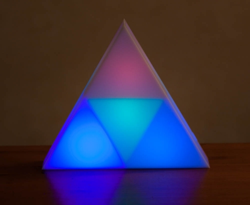 Buy This Today - Van Kleur Verwisselende Driehoek Lamp Vanaf 10,00 Euro Buy This Today - Van Kleur Verwisselende Driehoek Lamp Vanaf 10,00 Euro