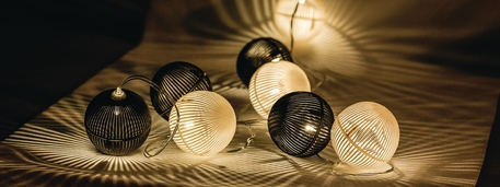 Dagknaller - Lichtslinger Bal 10 Led Zwart/Wit Dagknaller - Lichtslinger Bal 10 Led Zwart/Wit