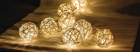 Dagknaller - Lichtslinger Rieten Bal 10 Led Wit Dagknaller - Lichtslinger Rieten Bal 10 Led Wit