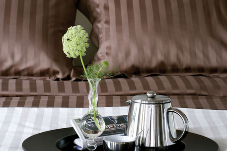 Dagknaller - Walra Dekbedovertrek Satin Stripe Taupe (200X200/220) Dagknaller - Walra Dekbedovertrek Satin Stripe Taupe (200X200/220)