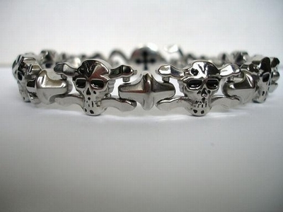 Dagproduct - Exclusieve edelstaal armband met doodskopjes Dagproduct - Exclusieve edelstaal armband met doodskopjes