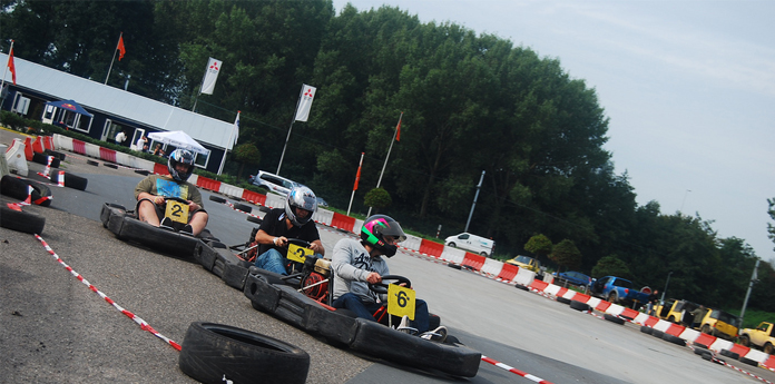 Day Dealers - 2 Uur Kart Challenge van Traffic Control Day Dealers - 2 Uur Kart Challenge van Traffic Control