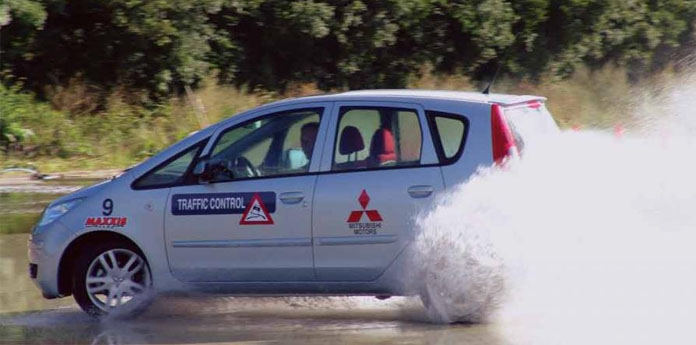 Day Dealers - Dagcursus slippen inclusief ongeval simulator training en lunch Day Dealers - Dagcursus slippen inclusief ongeval simulator training en lunch
