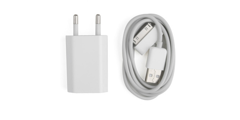 Day Dealers - iPhone 4/ iPod oplader + synchroniseerkabel Day Dealers - iPhone 4/ iPod oplader + synchroniseerkabel
