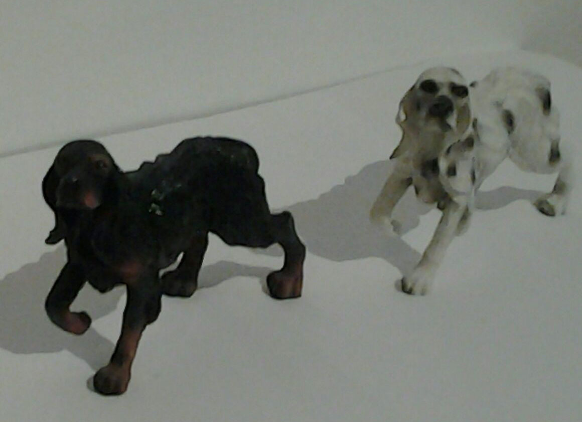 Doebie - Ierse Setter - 2 leuke honden beeldjes GRATIS! Doebie - Ierse Setter - 2 leuke honden beeldjes GRATIS!