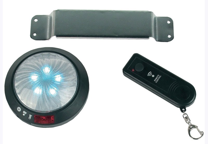 Doebie - LED lamp met 5 LED's en afstandsbediening vanaf 15 euro en gratis verzenden Doebie - LED lamp met 5 LED's en afstandsbediening vanaf 15 euro en gratis verzenden