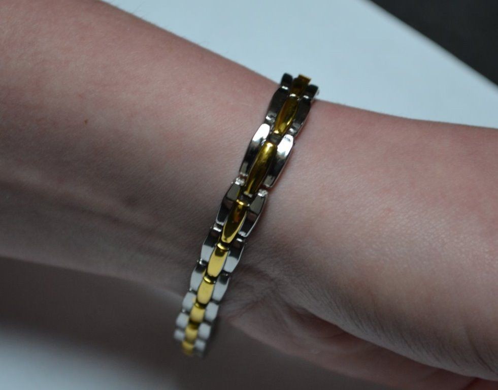 Doebie - Magnetische bi-color armband vanaf 17,50 en GRATIS verzenden Doebie - Magnetische bi-color armband vanaf 17,50 en GRATIS verzenden