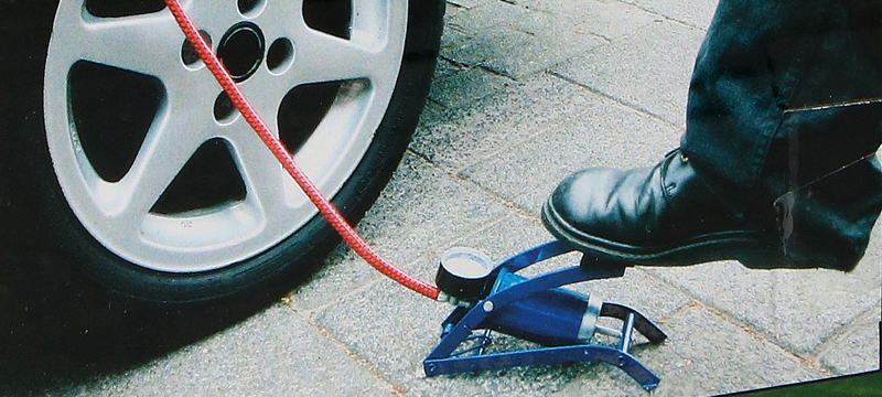 Doebie - Voetpomp met manometer fiets / auto / motor / opblaasspeelgoed Doebie - Voetpomp met manometer fiets / auto / motor / opblaasspeelgoed