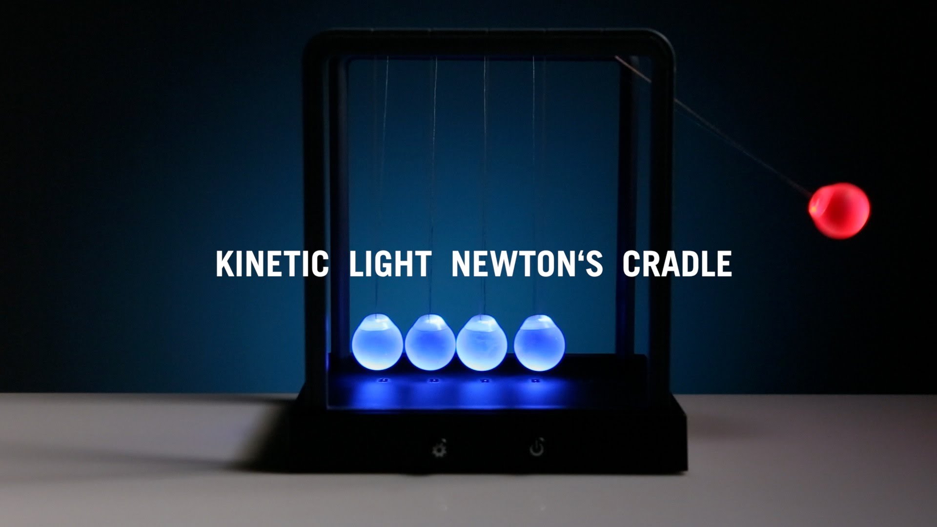 Gadgetknaller - Newton's Cradle Kinetic Light