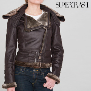Goeiemode (v) - Fashiondeal van Supertrash Goeiemode (v) - Fashiondeal van Supertrash
