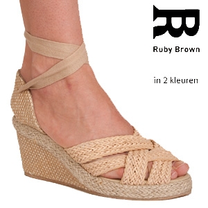 Goeiemode (v) - Gevlochten Espadrilles Van Ruby Brown