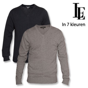Goeiemode (m) - V-hals Pullover Van Louis Estère Goeiemode (m) - V-hals Pullover Van Louis Estère