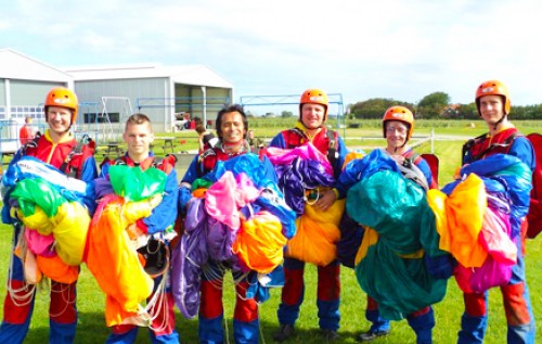 Golden Deals - Maak een zelfstandige parachutesprong op Texel bij Paracentrum Texel! Golden Deals - Maak een zelfstandige parachutesprong op Texel bij Paracentrum Texel!