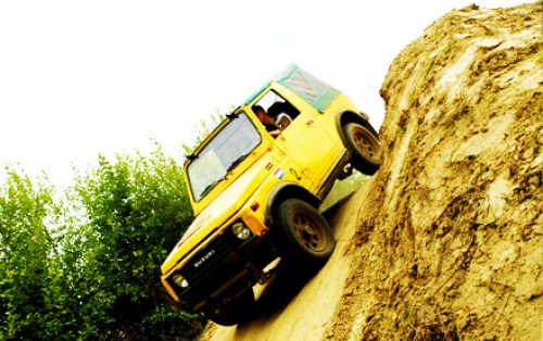 Golden Deals - Met 1,2,4 of 10 personen een 3 uur durende off-road experience: durf jij de uitdaging aan?