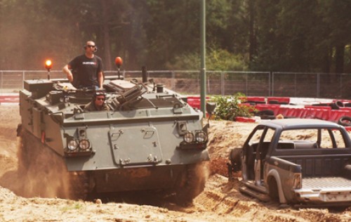 Golden Deals - Vizier op scherp met het Rambo Arrangement: Tank rijden en Shooting Games! Golden Deals - Vizier op scherp met het Rambo Arrangement: Tank rijden en Shooting Games!