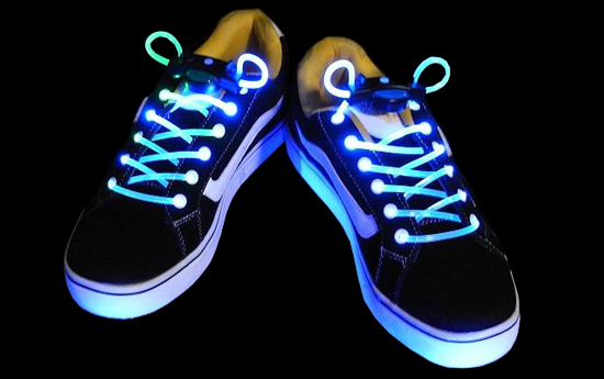 Group Actie - 0 Ipv €12,95 - Gratis Opvallende Lichtgevende Led Veters In Verschillende Kleuren Group Actie - 0 Ipv €12,95 - Gratis Opvallende Lichtgevende Led Veters In Verschillende Kleuren