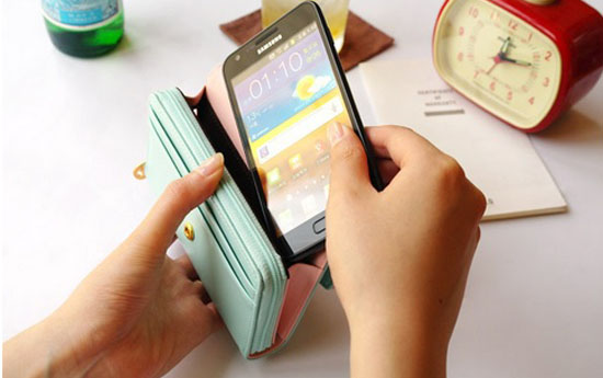 Group Actie - € 14,95 - Trendy Smartphone Wallet. Luxe Portemonnee Met Speciaal Opbergvakje Voor Bijvoorbeeld Je Smartphone. Inclusief Verzendkosten. (Waarde € 39,95) Group Actie - € 14,95 - Trendy Smartphone Wallet. Luxe Portemonnee Met Speciaal Opbergvakje Voor Bijvoorbeeld Je Smartphone. Inclusief Verzendkosten. (Waarde € 39,95)
