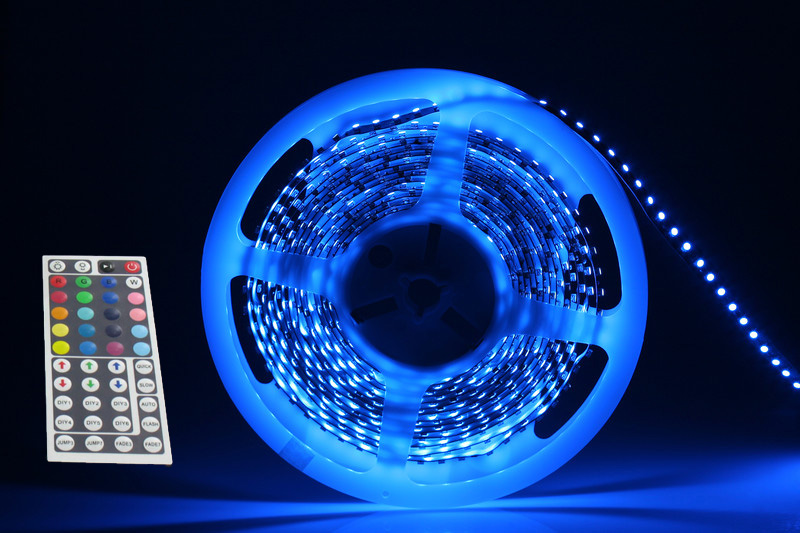 Group Actie - 5 Meter Rgb Led Lichtstrip (300 Led's) Met 4 Verschillende Instelbare Kleuren, Incl. Adapter En Afstandsbediening (Vanaf €39,95) Group Actie - 5 Meter Rgb Led Lichtstrip (300 Led's) Met 4 Verschillende Instelbare Kleuren, Incl. Adapter En Afstandsbediening (Vanaf €39,95)