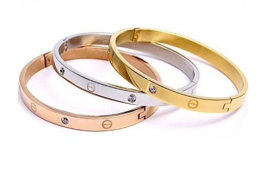 Group Actie - € 9,95 - Love Armband In Cartier-stijl. Love Bracelets Zijn Een Rage Onder Grote Wereldsterren. Nu Verkrijgbaar In 3 Kleuren. (Waarde € 39,95)