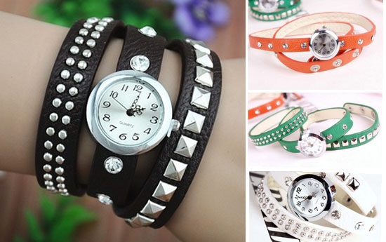 Group Actie - € 9,95 - Trendy Leren Armbandhorloge Met Drie Verschillende Soorten Zilverkleurige Studs. Stoer, Chique En Bij De Tijd! (Waarde € 29,95) Group Actie - € 9,95 - Trendy Leren Armbandhorloge Met Drie Verschillende Soorten Zilverkleurige Studs. Stoer, Chique En Bij De Tijd! (Waarde € 29,95)