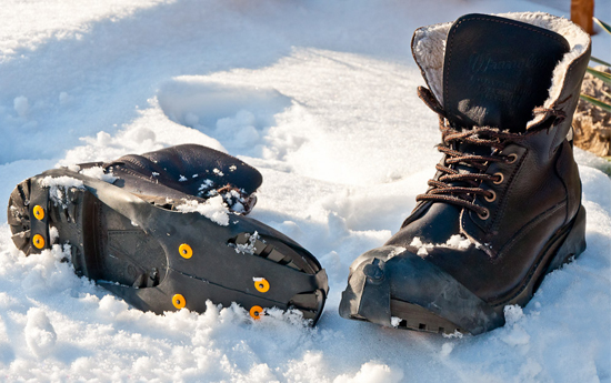 Group Actie - € 9 Ipv € 19,95 - Speciale Winteractie: Anti-slip Protector! Veilig Wandelen Op Besneeuwde Of Gladde Wegen Dankzij Deze Anti-slip Sneeuwzolen. Inclusief Verzendkosten.