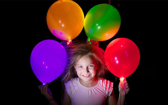 Group Actie - Gratis - 10 Led Ballonnen. Je Feest Compleet Met Verlichte Ballonnen In Vijf Vrolijke Kleuren! (Waarde € 19,95)