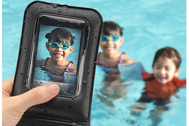 Group Actie - Gratis - Waterdichte Telefoonhoes! Perfect Voor Bijvoorbeeld Het Strand. Voor O.a. Iphone, Htc, Samsung, Nokia, Mp3 Spelers Enz. (Waarde € 24,95)