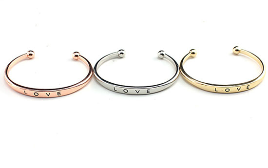 Group Actie - Love Bracelets. Nu Verkrijgbaar In 3 Kleuren. Group Actie - Love Bracelets. Nu Verkrijgbaar In 3 Kleuren.