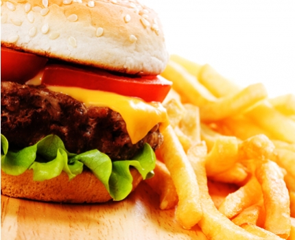 Groupdeal - Eet tot 4 broodjes hamburger p.p., met frites en salade! Groupdeal - Eet tot 4 broodjes hamburger p.p., met frites en salade!