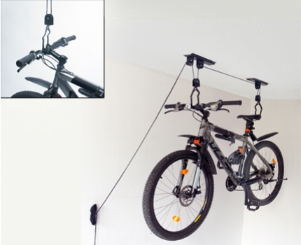 Groupdeal - Fiets ophangsysteem voor aan het plafond; meer ruimte en betere banden! Groupdeal - Fiets ophangsysteem voor aan het plafond; meer ruimte en betere banden!