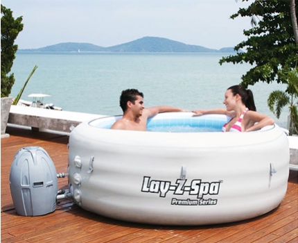 Groupdeal - Lay-Z-Spa opblaasbare Jacuzzi voor 4 personen! Groupdeal - Lay-Z-Spa opblaasbare Jacuzzi voor 4 personen!