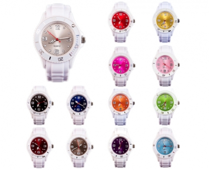 Groupdeal - Siliconenhorloge model 2013; verkrijgbaar in 13 verschillende kleuren! Groupdeal - Siliconenhorloge model 2013; verkrijgbaar in 13 verschillende kleuren!
