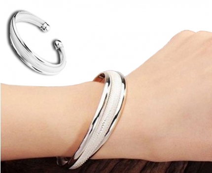 Groupdeal - Stijlvolle, elegante armband gemaakt van verzilverd edelstaal Groupdeal - Stijlvolle, elegante armband gemaakt van verzilverd edelstaal
