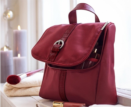 Groupdeal - Stijlvolle lederen toilettas: praktisch met luxe krokodillenlook! Groupdeal - Stijlvolle lederen toilettas: praktisch met luxe krokodillenlook!